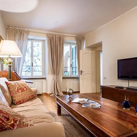 Charming Apartment Cernobbio